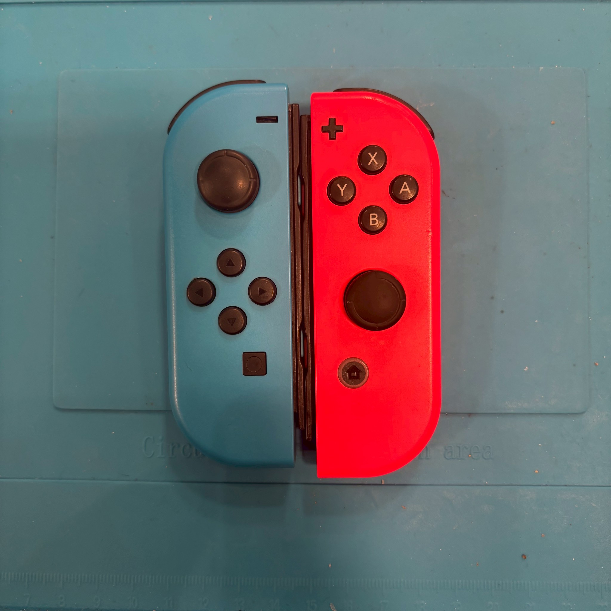 【勝手に動く！？】Switchジョイコンのスティック不良は交換で即改善！